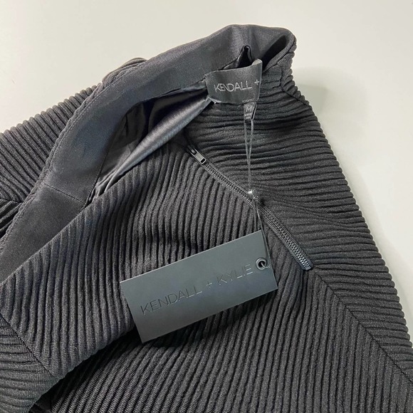 NWT Kendall & Kylie Black Mini Skirt A-Line Ribbed High Waist Minimalist Medium - Picture 5 of 8